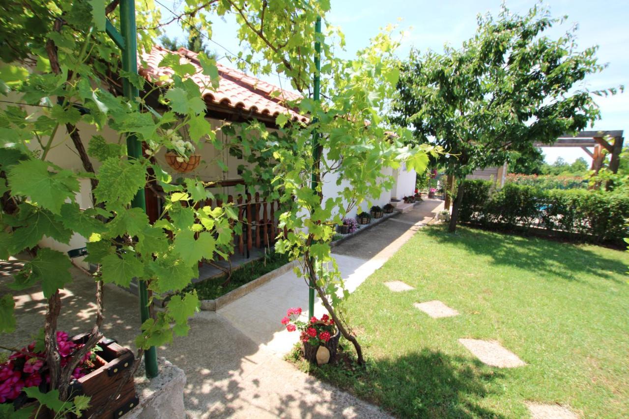 Apartments Green Garden Labinci Εξωτερικό φωτογραφία