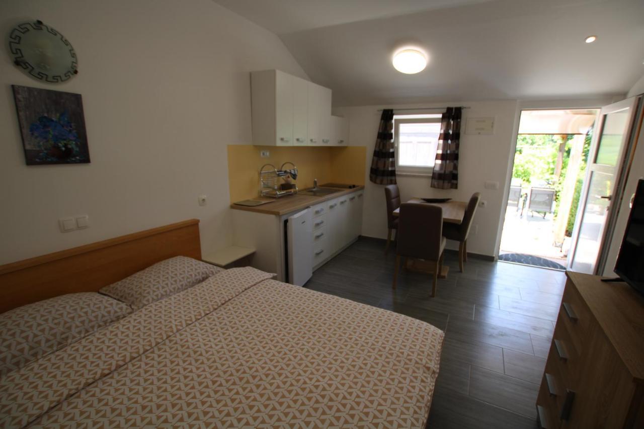 Apartments Green Garden Labinci Δωμάτιο φωτογραφία